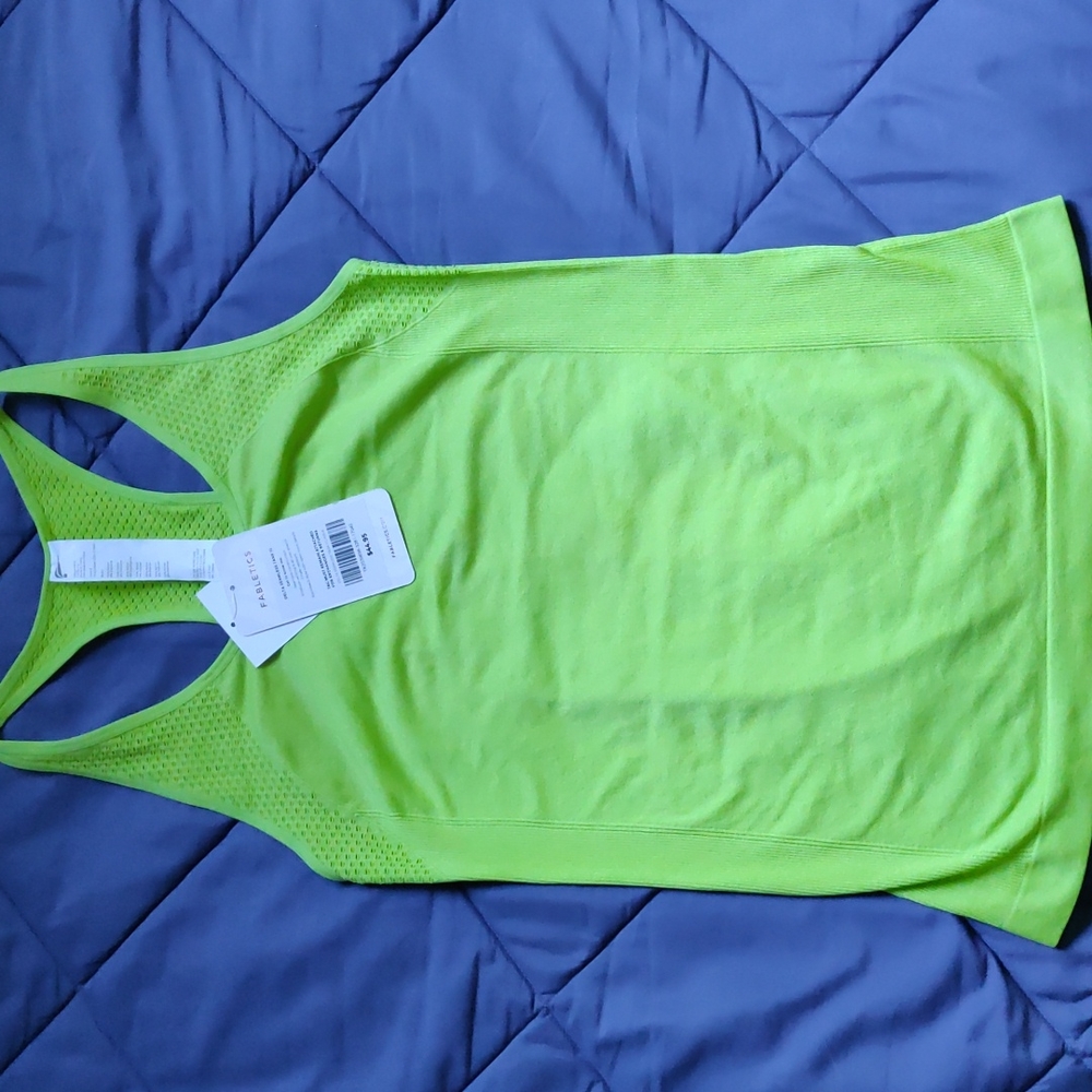 NWT Fabletics Delta Seamless Tank III size M(6-8)